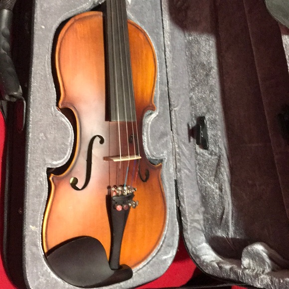 Violin - Picture 2 of 3
